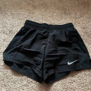 Nike Dri-Fit Tempo Running Shorts 10K2